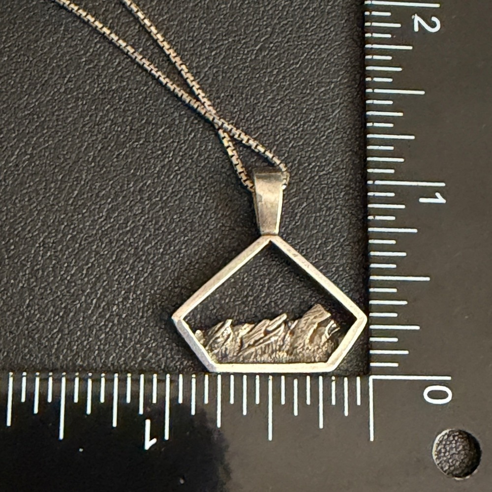 Sterling Silver 925 Mountain Range Geometric Pentagon Pendant Box Chain Necklace - Picture 4 of 9